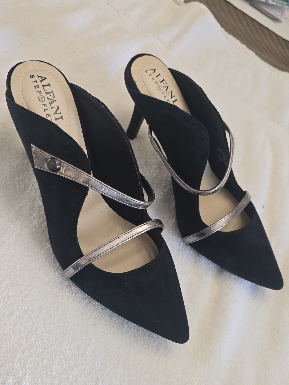 NWOT Alfani Step-N-Flex Jaaiil Suede Heels